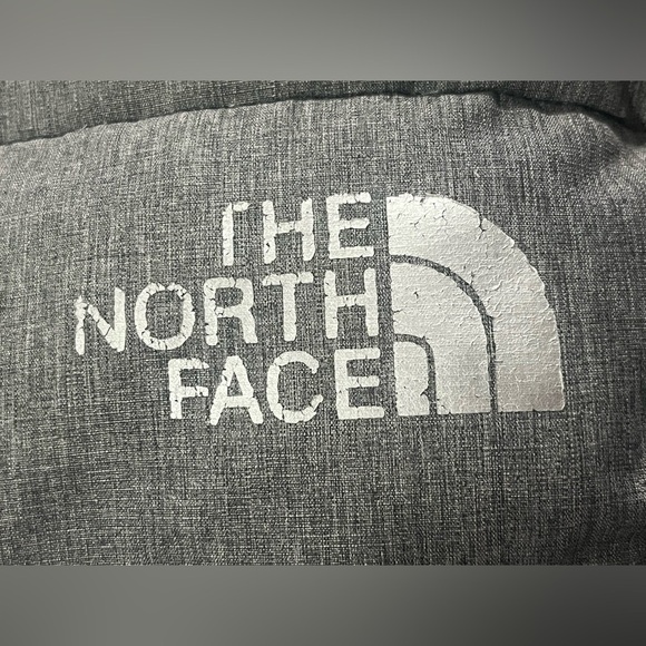 The North Face Women’s Warm Down Gray Puffer Jacket Size Medium - Picture 2 of 16